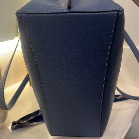 Coach Mollie Blue Tote leather Bag. Silver hardware Retail $378 style 1671 - Picture 8 of 16